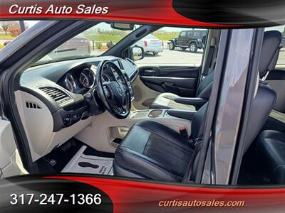 2019 Dodge Grand Caravan SXT   - Photo 7 - Indianapolis, IN 46231