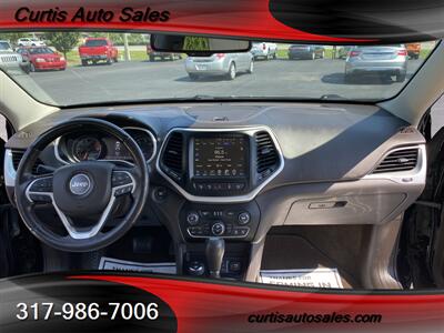 2017 Jeep Cherokee Overland   - Photo 12 - Avon, IN 46123-8338