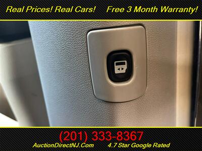 2009 Chrysler Town & Country Touring   - Photo 31 - Jersey City, NJ 07307
