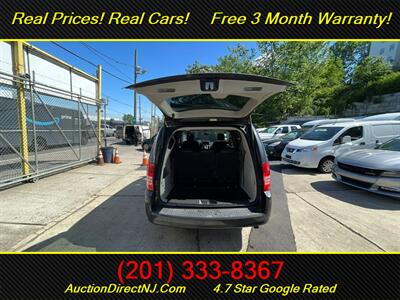 2009 Chrysler Town & Country Touring   - Photo 40 - Jersey City, NJ 07307