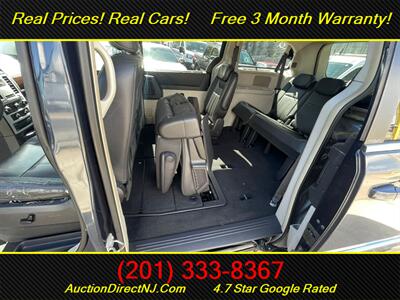 2009 Chrysler Town & Country Touring   - Photo 19 - Jersey City, NJ 07307
