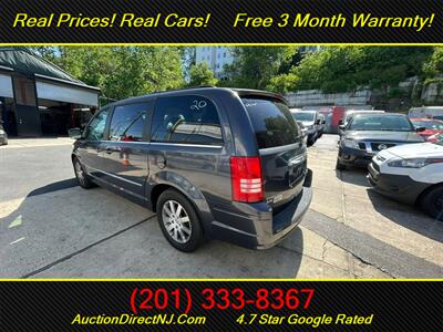 2009 Chrysler Town & Country Touring   - Photo 5 - Jersey City, NJ 07307