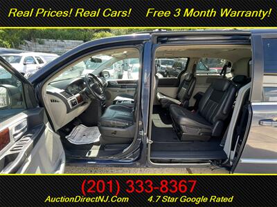 2009 Chrysler Town & Country Touring   - Photo 10 - Jersey City, NJ 07307