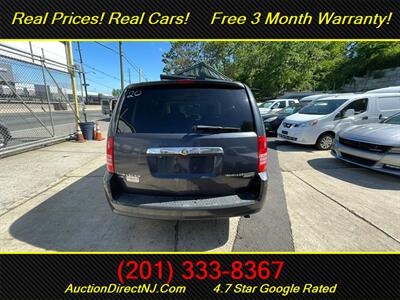 2009 Chrysler Town & Country Touring   - Photo 4 - Jersey City, NJ 07307
