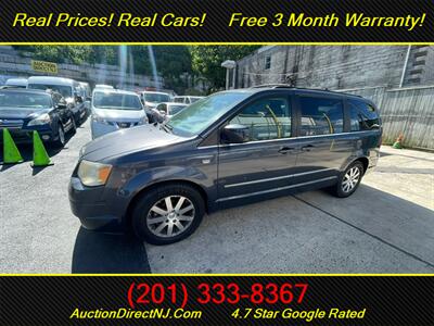 2009 Chrysler Town & Country Touring   - Photo 7 - Jersey City, NJ 07307