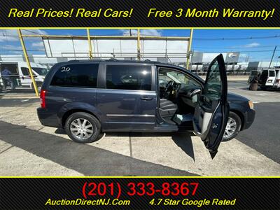 2009 Chrysler Town & Country Touring   - Photo 11 - Jersey City, NJ 07307