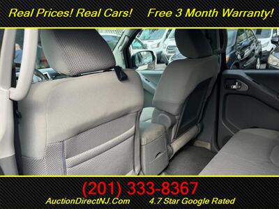 2012 Nissan Frontier 4dr. Crew Cab SV 4WD   - Photo 12 - Jersey City, NJ 07307