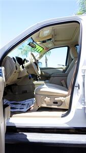 2010 Ford Explorer XLT   - Photo 6 - Bakersfield, CA 93301