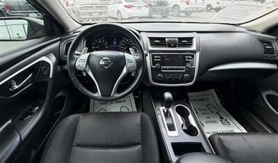 2017 Nissan Altima 2.5 SR   - Photo 21 - Bakersfield, CA 93305