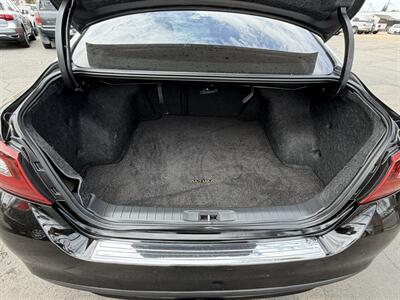 2017 Nissan Altima 2.5 SR   - Photo 13 - Bakersfield, CA 93305