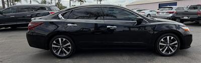 2017 Nissan Altima 2.5 SR   - Photo 16 - Bakersfield, CA 93305
