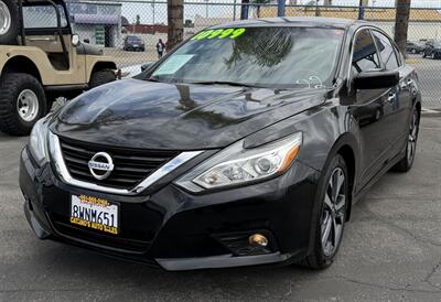 2017 Nissan Altima 2.5 SR   - Photo 3 - Bakersfield, CA 93305