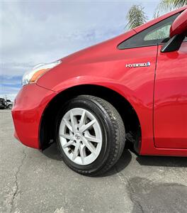 2014 Toyota Prius V Two - Photo 24 - Bakersfield, CA 93301