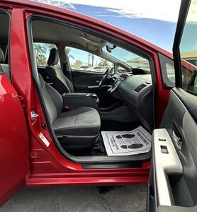 2014 Toyota Prius V Two - Photo 15 - Bakersfield, CA 93301