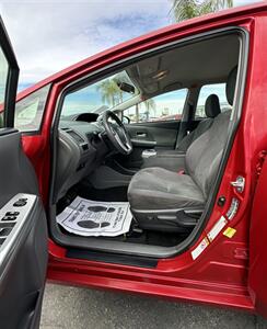 2014 Toyota Prius V Two - Photo 6 - Bakersfield, CA 93301