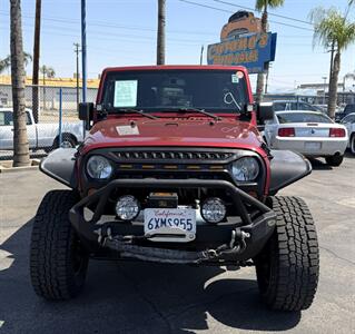 2013 Jeep Wrangler Unlimited Rubicon   - Photo 2 - Bakersfield, CA 93301
