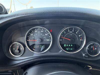 2013 Jeep Wrangler Unlimited Rubicon   - Photo 29 - Bakersfield, CA 93301