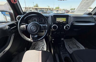 2013 Jeep Wrangler Unlimited Rubicon   - Photo 22 - Bakersfield, CA 93301