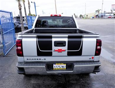 2018 Chevrolet Silverado 1500 LT Crew Cab 2WD   - Photo 4 - Bakersfield, CA 93305