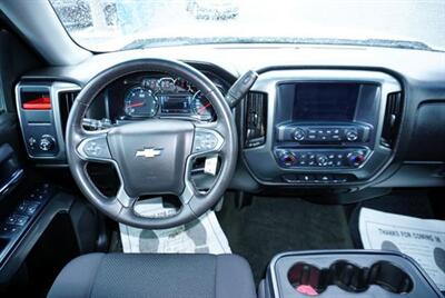 2018 Chevrolet Silverado 1500 LT Crew Cab 2WD   - Photo 9 - Bakersfield, CA 93305