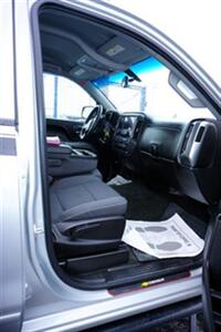 2018 Chevrolet Silverado 1500 LT Crew Cab 2WD   - Photo 5 - Bakersfield, CA 93305