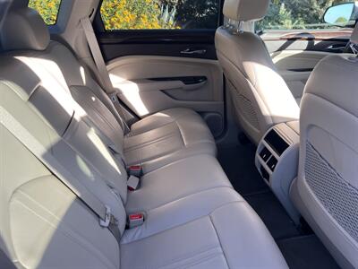 2016 Cadillac SRX Luxury Collection   - Photo 15 - Bakersfield, CA 93305