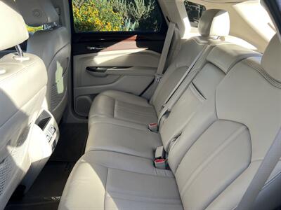 2016 Cadillac SRX Luxury Collection   - Photo 14 - Bakersfield, CA 93305