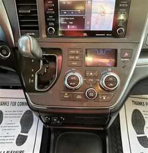 2019 Toyota Sienna SE Premium 7-Passenger   - Photo 30 - Bakersfield, CA 93301