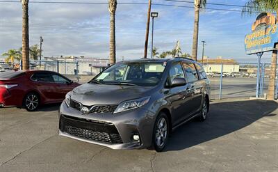 2019 Toyota Sienna SE Premium 7-Passenger   - Photo 3 - Bakersfield, CA 93301