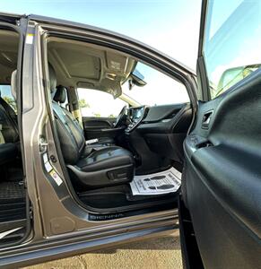 2019 Toyota Sienna SE Premium 7-Passenger   - Photo 17 - Bakersfield, CA 93301