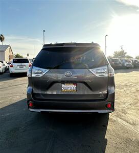 2019 Toyota Sienna SE Premium 7-Passenger   - Photo 10 - Bakersfield, CA 93301