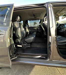 2019 Toyota Sienna SE Premium 7-Passenger   - Photo 18 - Bakersfield, CA 93301
