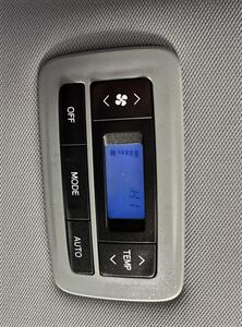 2019 Toyota Sienna SE Premium 7-Passenger   - Photo 27 - Bakersfield, CA 93301