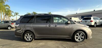 2019 Toyota Sienna SE Premium 7-Passenger   - Photo 15 - Bakersfield, CA 93301
