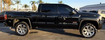 2018 GMC Sierra 1500 SLT   - Photo 13 - Bakersfield, CA 93301