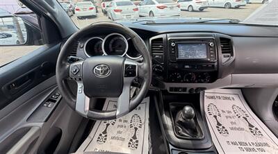 2014 Toyota Tacoma   - Photo 17 - Bakersfield, CA 93305