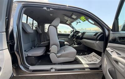 2014 Toyota Tacoma   - Photo 15 - Bakersfield, CA 93305