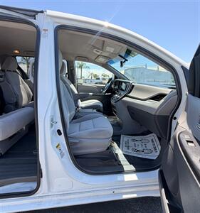 2015 Toyota Sienna LE 8-Passenger - Photo 20 - Bakersfield, CA 93305
