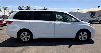 2015 Toyota Sienna LE 8-Passenger - Photo 18 - Bakersfield, CA 93305