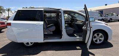 2015 Toyota Sienna LE 8-Passenger - Photo 19 - Bakersfield, CA 93305
