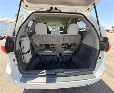 2015 Toyota Sienna LE 8-Passenger - Photo 14 - Bakersfield, CA 93305