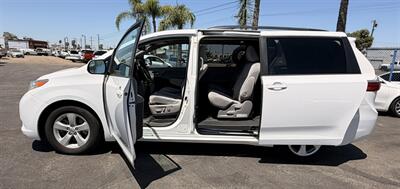 2015 Toyota Sienna LE 8-Passenger - Photo 5 - Bakersfield, CA 93305