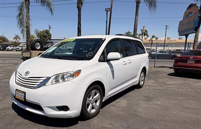2015 Toyota Sienna LE 8-Passenger - Photo 3 - Bakersfield, CA 93305