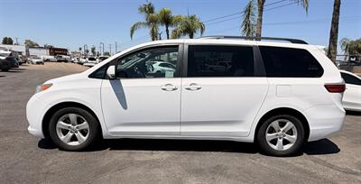 2015 Toyota Sienna LE 8-Passenger - Photo 4 - Bakersfield, CA 93305