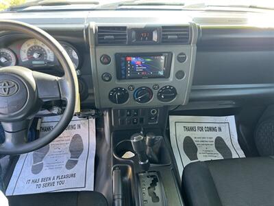 2007 Toyota FJ Cruiser   - Photo 3 - Bakersfield, CA 93305