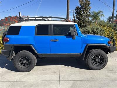 2007 Toyota FJ Cruiser   - Photo 7 - Bakersfield, CA 93305