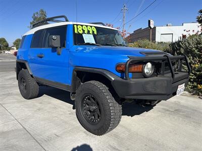 2007 Toyota FJ Cruiser   - Photo 2 - Bakersfield, CA 93305