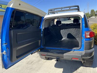 2007 Toyota FJ Cruiser   - Photo 13 - Bakersfield, CA 93305