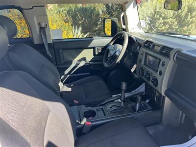 2007 Toyota FJ Cruiser   - Photo 5 - Bakersfield, CA 93305