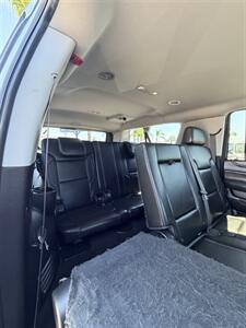 2017 GMC Yukon XL SLT   - Photo 22 - Bakersfield, CA 93305